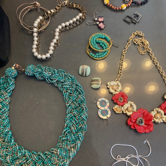 Awesome surprise jewelry box with 10 pieces - Picture 4 of 12